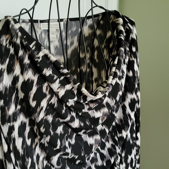 Pullover - Picture 2 of 3